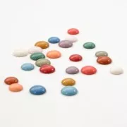 Cabochon rond en résine opaque 10 mm - Rouge clair x1