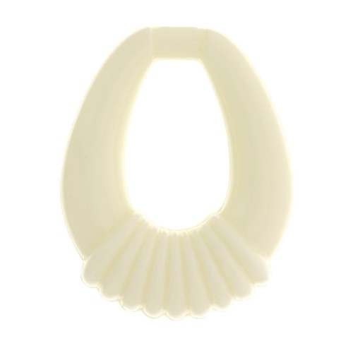 Pendentif goutte évidée et travaillée en résine opaque 30x24 mm - Ecru x1