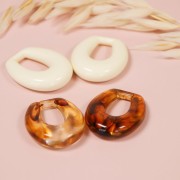 Pendentif goutte évidée en résine 33x27 mm - Bleu gris marbré x1