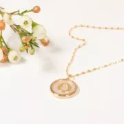 Pendentif rond nacre 19x17 mm - motif lettre alphabet - H - Plaqué Or 3 microns x1