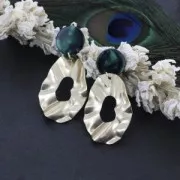 Clous d'oreilles en acétate de cellulose 15 mm Ecaille de tortue Violet - Blanc x2