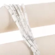 Perles tubes rectangles en pierre gemme  13x4 mm - Howlite x40cm