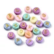 Assortiment 200 perles plates - lettres alphabet en relief 10mm Pastel Doré