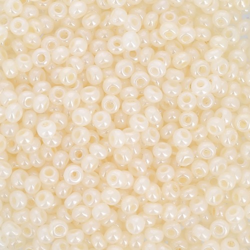 Perles rocailles Preciosa  11/0 2 mm - Crème nacré x20g