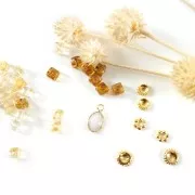 Perles cubes en verre recyclé tchèque 6x5 mm - Crystal AB x20