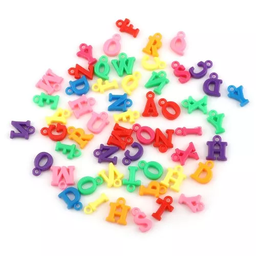 Assortiment de breloques lettres alphabet 11 mm en plastique - Multicolore x100