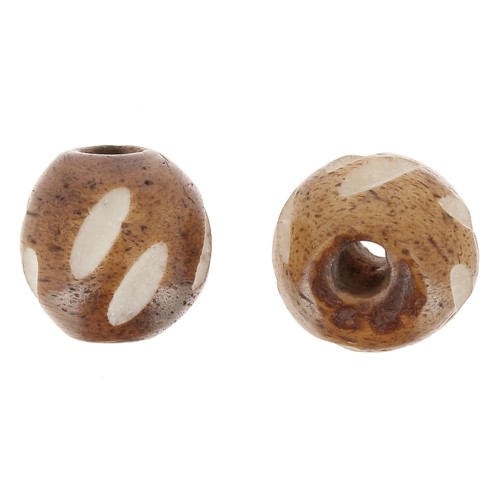 Perles rondes en os gravé 11 mm - Marron clair - Blanc x10