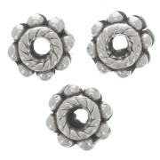 Perles rondelles fleurs 5.5 mm - Placage argent fin vieilli x10|raw }}