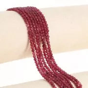 Perles rondes facettées 3 mm en pierre gemme teintée - Jade framboise x37cm