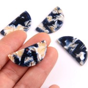 Pendentif demi-lune en acétate 15x30.5 mm - Ecaille de tortue - Bleu foncé - Beige