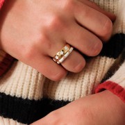 Bague réglable motif étoiles en résine époxy - Doré - Blanc x1