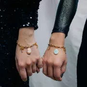 Breloque ronde facettée 5 mm en pierre gemme - Doré à l'or fin - Quartz rose x1