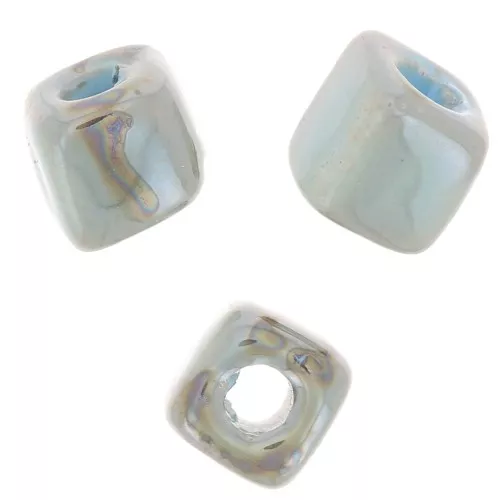 Perles cubes en céramique 5 mm - Bleu clair marbré irisé x5