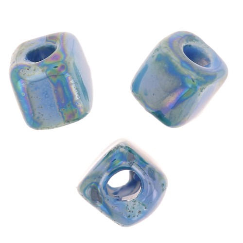Perles cubes en céramique 5 mm - Bleu marbré irisé x5