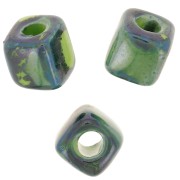 Perles cubes en céramique 5 mm - Vert foncé marbré irisé x5