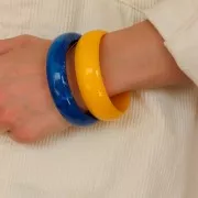 Bracelet jonc épais en résine opaque 68 mm - Jaune foncé x1
