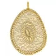 Pendentif goutte irrégulier travaillé 21x15 mm - motif fleur - Doré x1