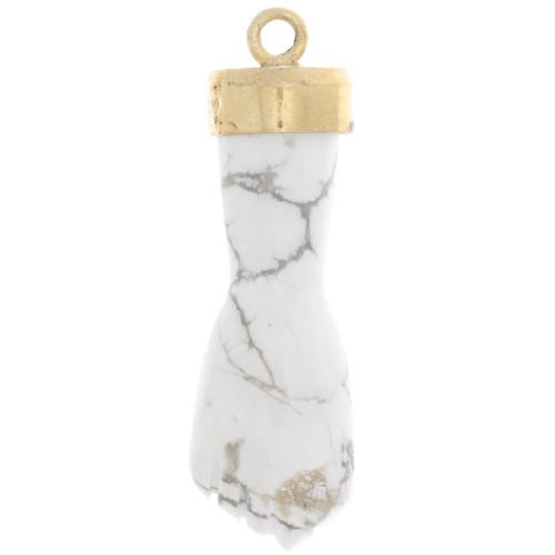 Pendentif poing fermé 38x12 mm en pierre gemme - Doré à l'or fin - Howlite