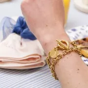 Pendentif Fleur de naissance 15 mm - Janvier - Oeillet - Acier inox 316L Doré