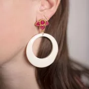 Clous d'oreilles coeurs 20 mm avec résine époxy - Doré à l'or fin - Blanc x2