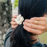 Pendentif fleur 40 mm en résine transparente - Violet x1