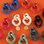 Maillon ovale torsadé en acrylique 39x34 mm - Sauge x1