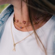 Breloque lettre alphabet 13 mm & oxydes de Zirconium - J - Acier inox 316L Doré x1