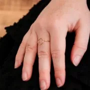 Bague fine avec cercle évidé - Taille 59 - Gold filled (or laminé)   x1