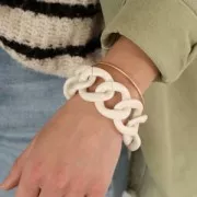 Maillon ovale torsadé en acrylique 39x34 mm - Opaque Bleu Lapis Satiné x1