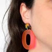 Pendentif ovale évidé en acrylique transparent 47x34 mm - Rose - orange fluo x1