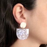 Pendentif demi-lune en acétate 29x33 mm - Terrazzo Violet - Blanc nacré x1