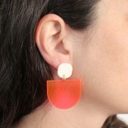 Pendentif demi-lune en acrylique transparent 29x33 mm - Rose - orange fluo x1