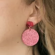 Clous d'oreilles fleurs en résine transparente 15 mm avec strass - Rose x2