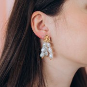 Clous d'oreilles trio de fleurs 13.2 mm Doré à l'or fin x2