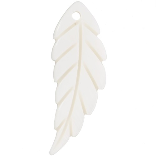 Pendentif feuille 29x10 mm en coquillage - Naturel x1