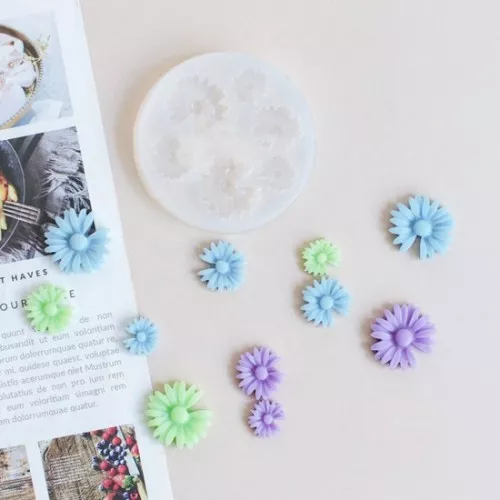 Moule silicone pour réaliser des cabochons fleurs Chrysanthème - Transparent x1