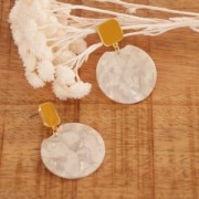 Pendentif rond découpé 35x36.5 mm - Ecaille tortue Fuchsia - Bleu - Camel x1