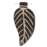 Pendentif feuille en os 44 mm Brun x1