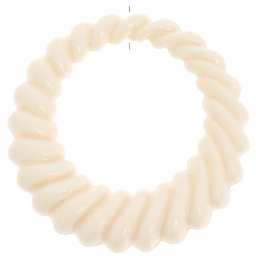 Pendentif rond évidé torsadé 29 mm en résine opaque - Ecru x1