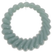 Pendentif rond évidé torsadé 29 mm en résine opaque - Celadon x1