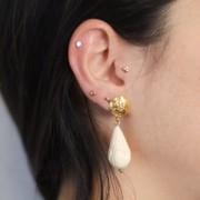 Perle poire torsadée en résine opaque 26x14 mm - Terre cuite x1