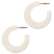 Créoles larges en résine 30 mm - fleur gravée - Ecru x2|raw }}