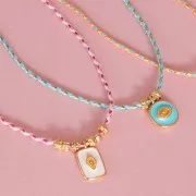 Pendentif rond motif coeur 21 mm - Résine époxy - Doré à l'or fin - Blanc x1