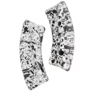 Perles tube incurvé en acrylique transparente 35x11 mm - Tacheté noir x6