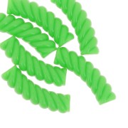 Perles tube incurvé torsadé en acrylique opaque 32x8 mm - Vert Fluo x6|raw }}