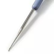 Crochet  avec manche plastique13 cm en métal 0,75 mm x1