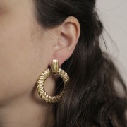 Clous d'oreilles design texturé 17x9 mm - Acier inoxydable 304L Doré x2