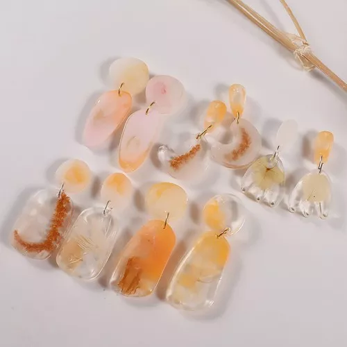 Moule silicone n°13 pour réaliser des boucles d'oreilles en résine - Transparent