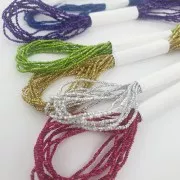 Fil métallisé Petite Facets Kreinik pour la broderie 1.3mm Pearl (032) x2.5m