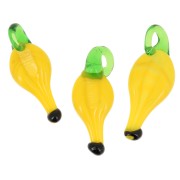 Breloque banane en verre 31x12 mm - Jaune - Vert x1